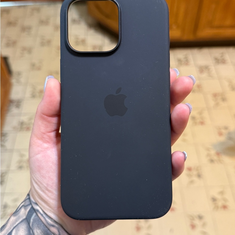 iPhone 16 pro max Apple Black Silicone case